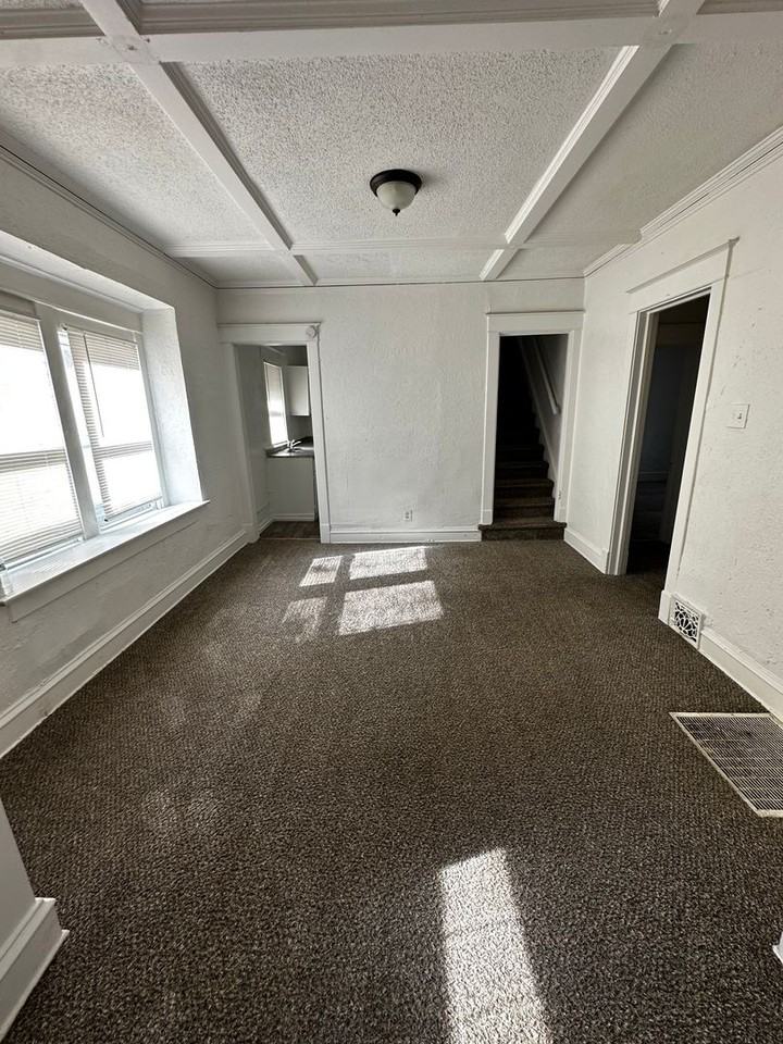 3934 Garfield Ave - Photo 3 of 11