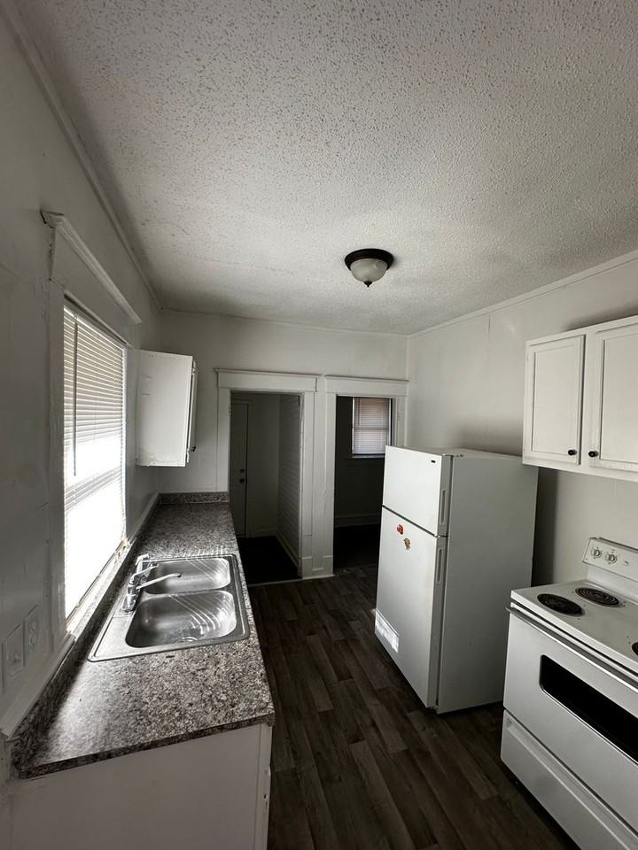 3934 Garfield Ave - Photo 4 of 11