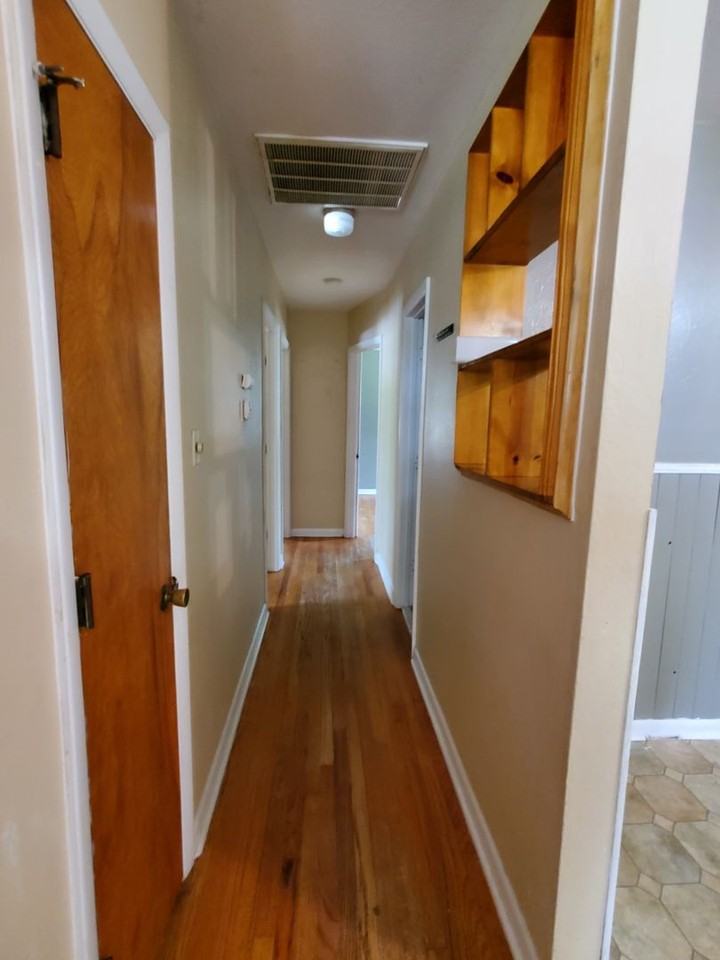 1850 Dewsberry Dr - Photo 4 of 18