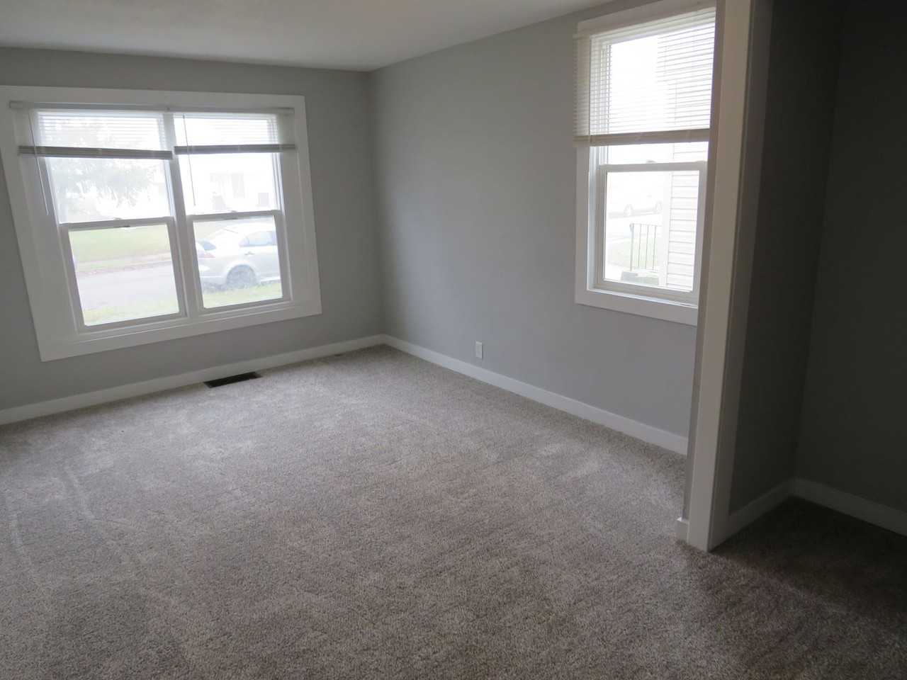 3325 Lillie St - Photo 7 of 14