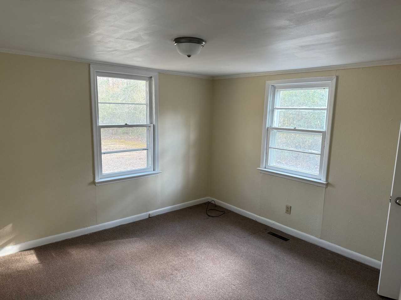 101 Hines Ave - Photo 5 of 16