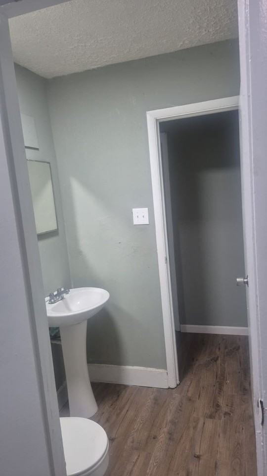 314 W Thomas Ct - Photo 2 of 10