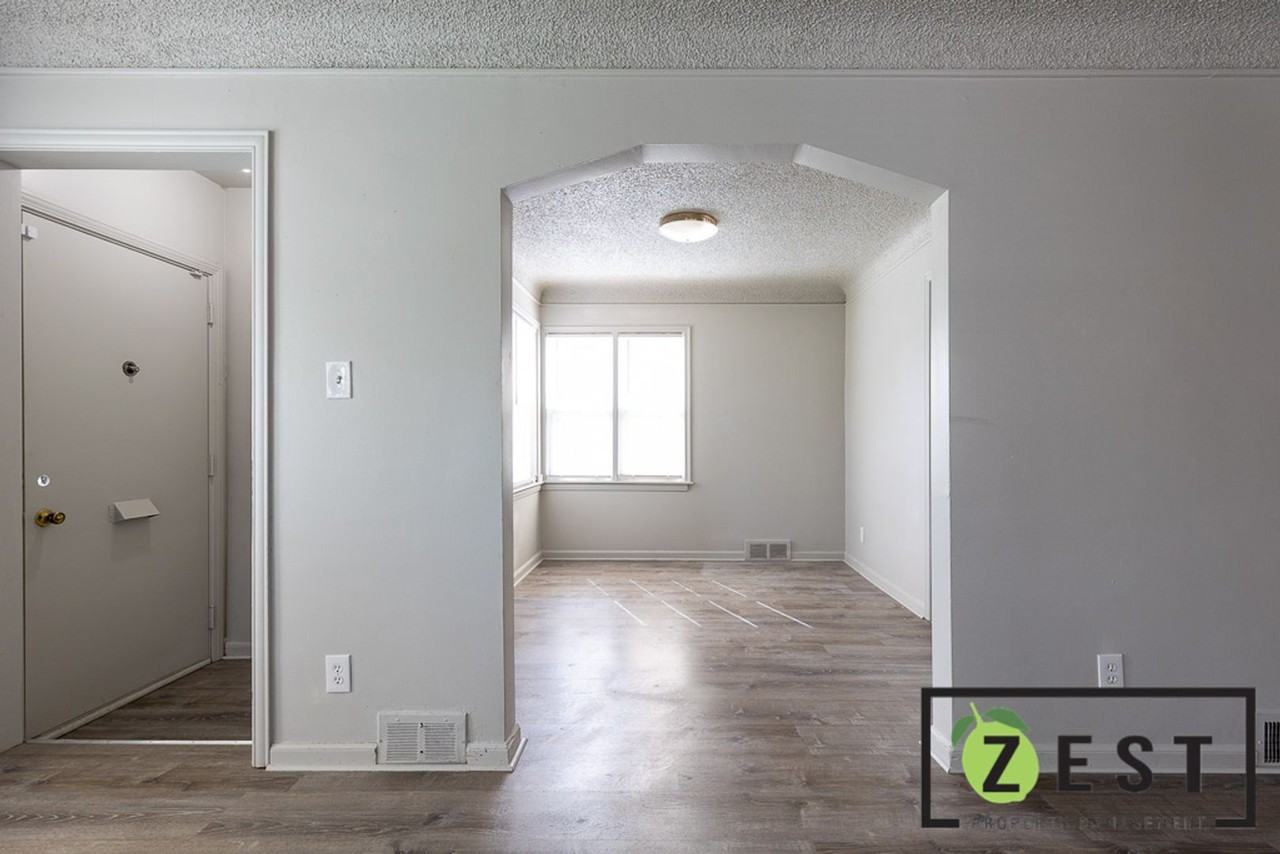 19743 Freeland St - Photo 4 of 29