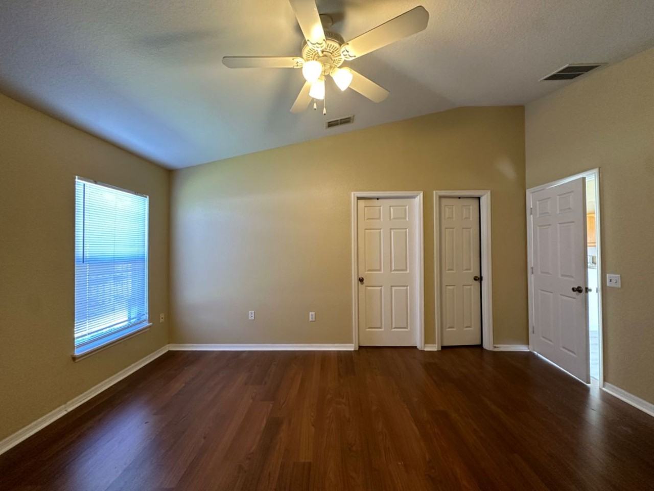 310 Ferrara Ct - Photo 6 of 19