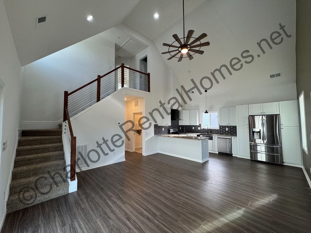 512 N Mulberry St - Photo 3 of 12