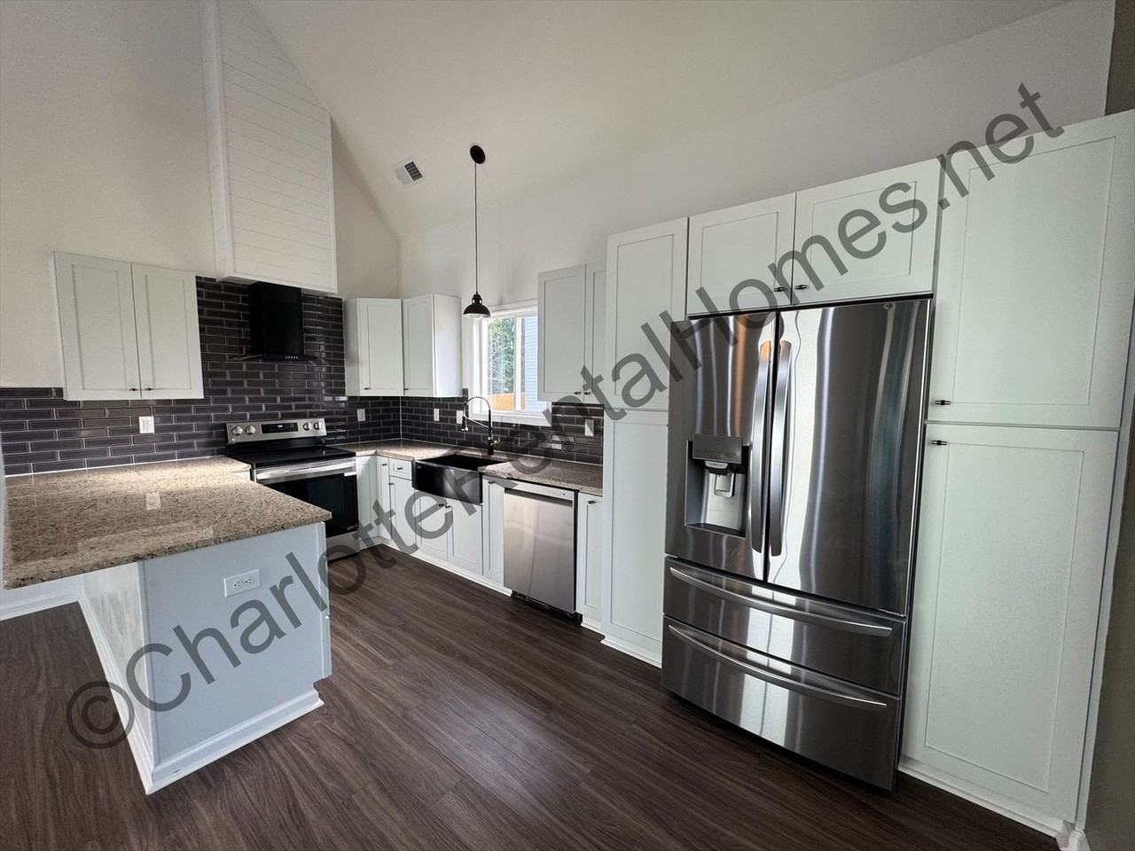 512 N Mulberry St - Photo 4 of 12