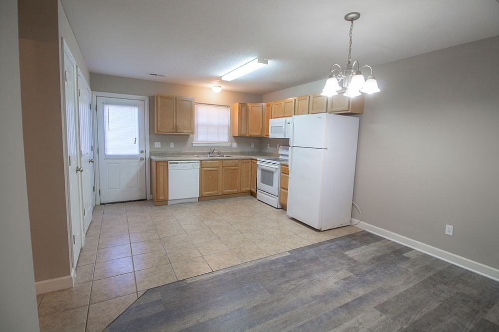 1311 Raleigh Dr - Photo 7 of 34