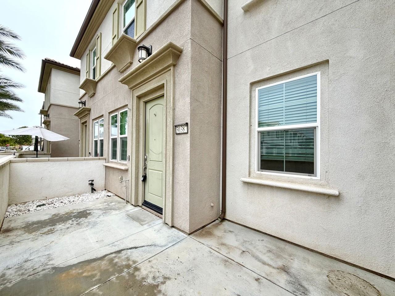 30387 Town Square Dr - Photo 3 of 29