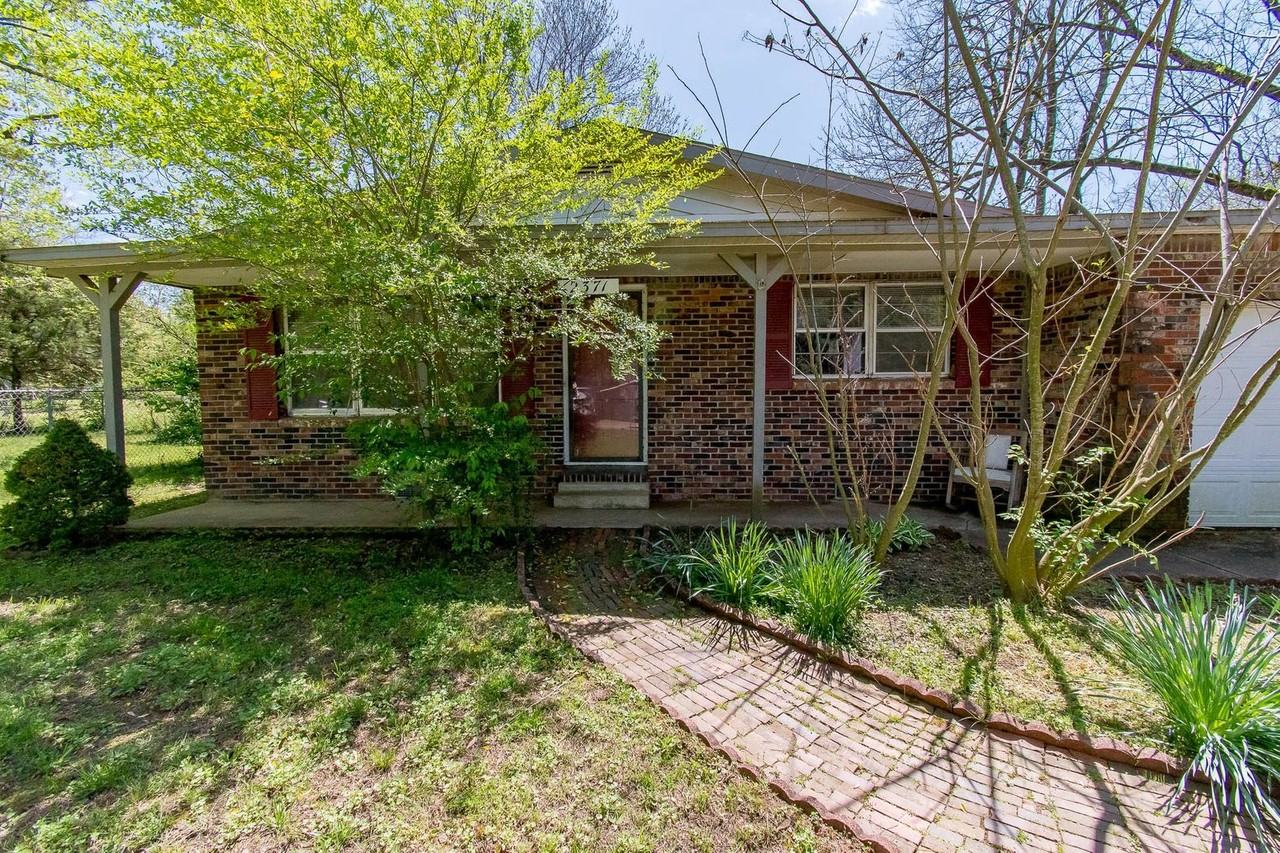 2371 W Ora Dr - Photo 2 of 18