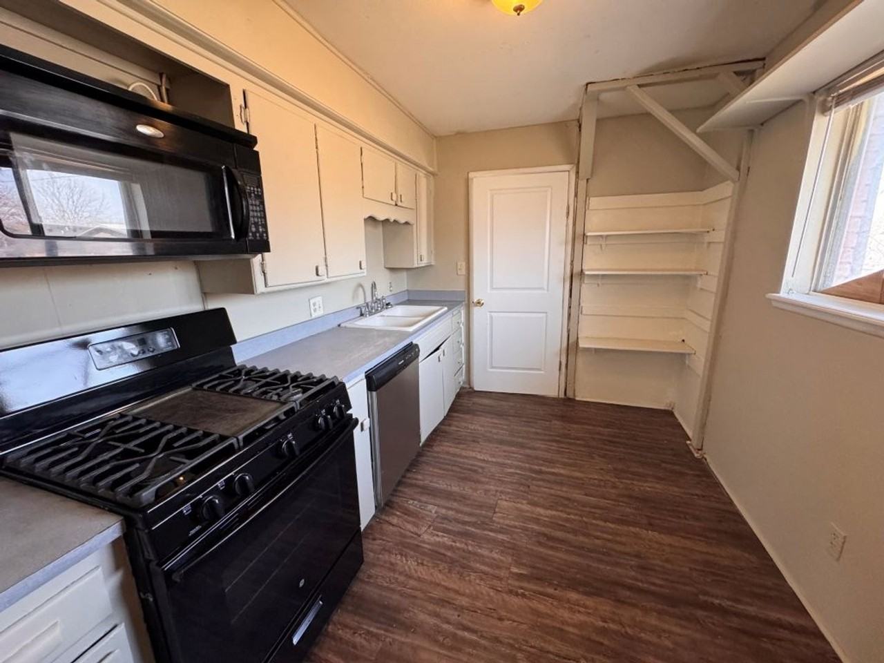 924 Nw 24th St - Photo 2 of 15