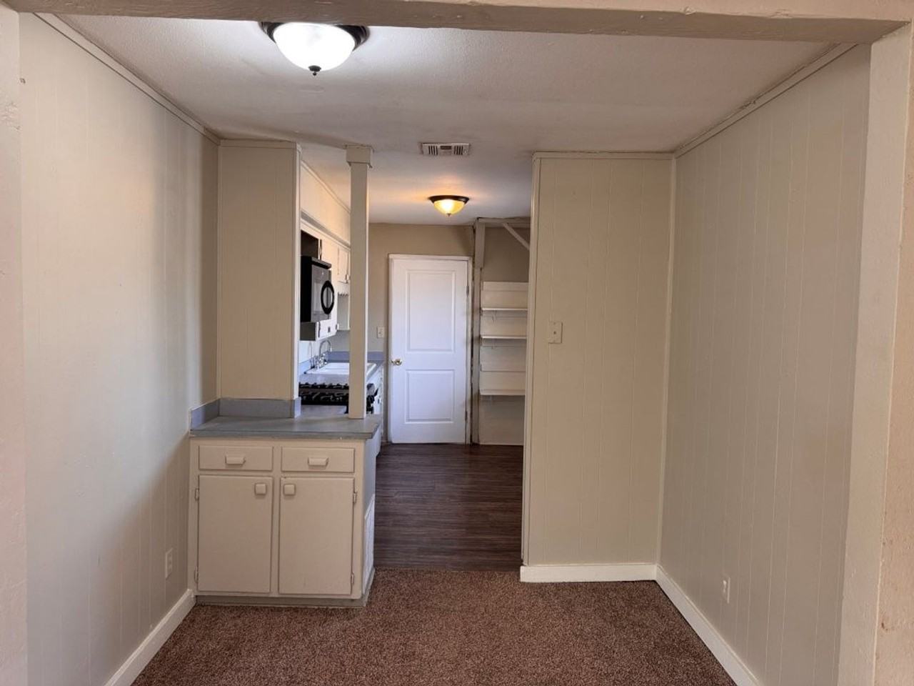 924 Nw 24th St - Photo 4 of 15