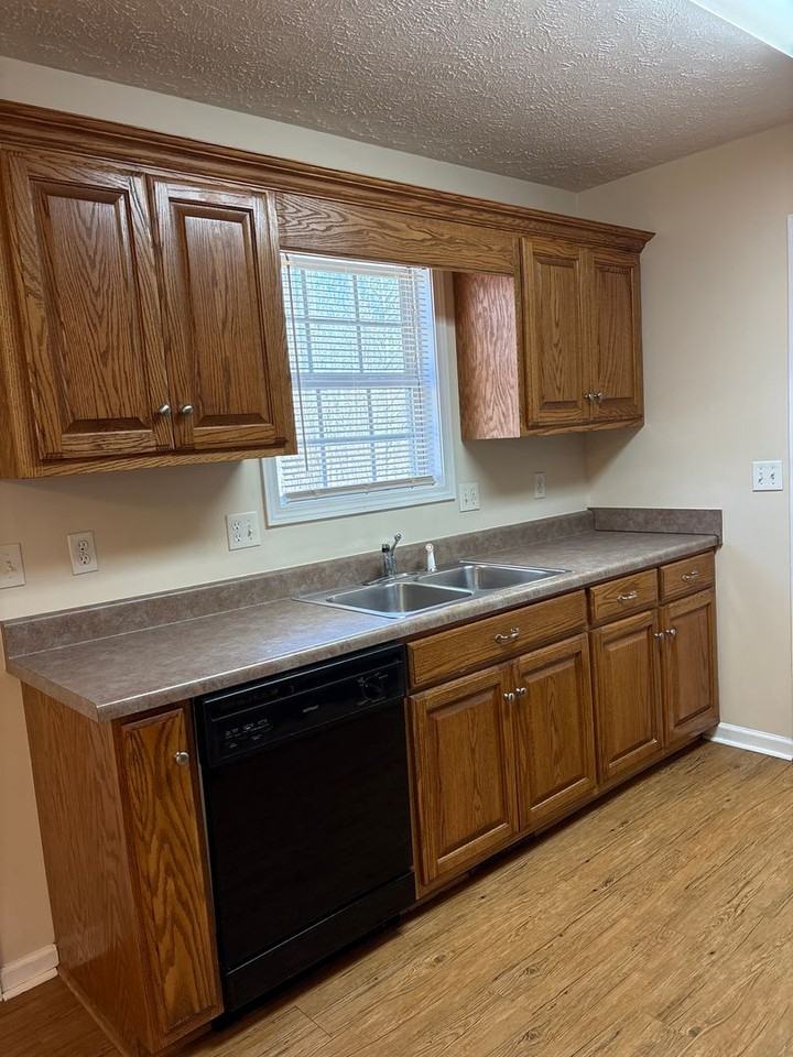 231 Forrestwood Dr - Photo 7 of 17