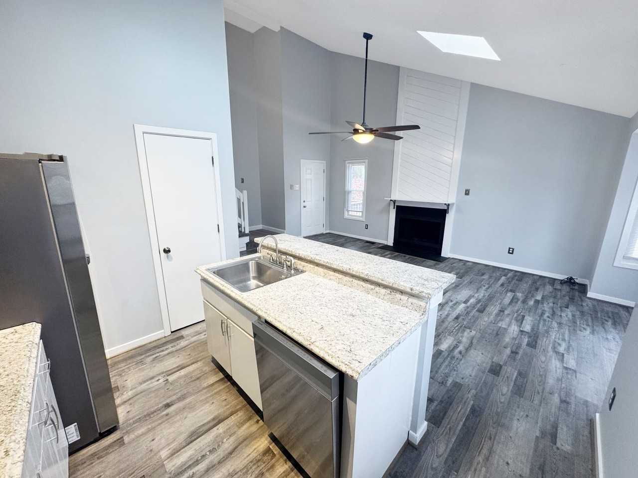 6139 Stockade Ct - Photo 3 of 17