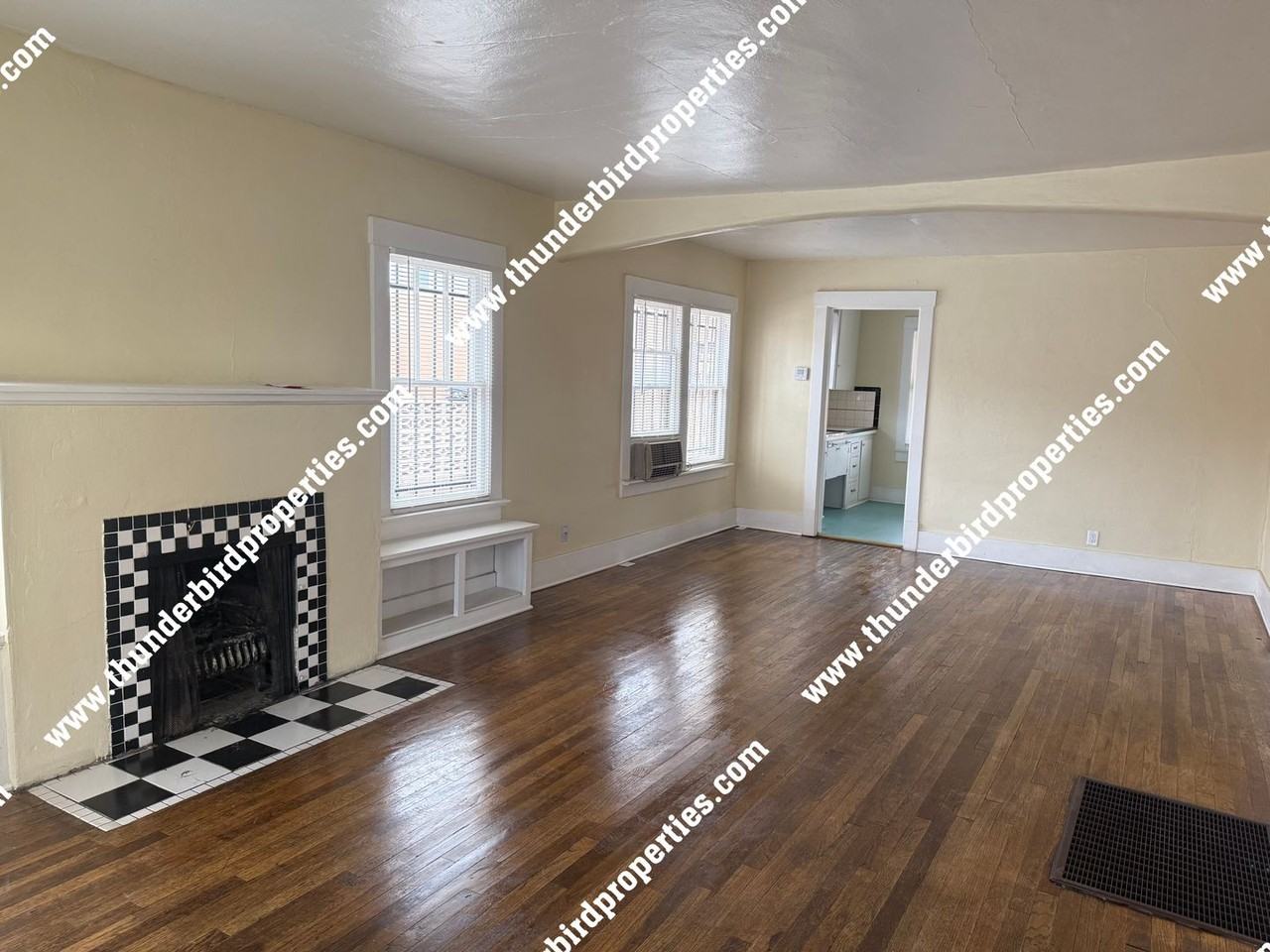 2130 Coal Pl Se - Photo 2 of 13