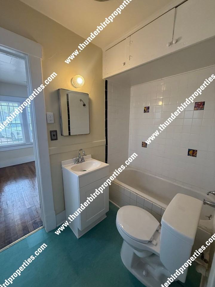 2130 Coal Pl Se - Photo 4 of 13