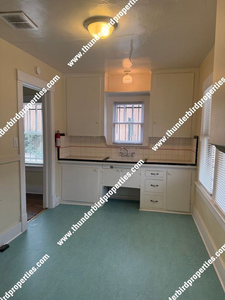 2130 Coal Pl Se - Photo 5 of 13