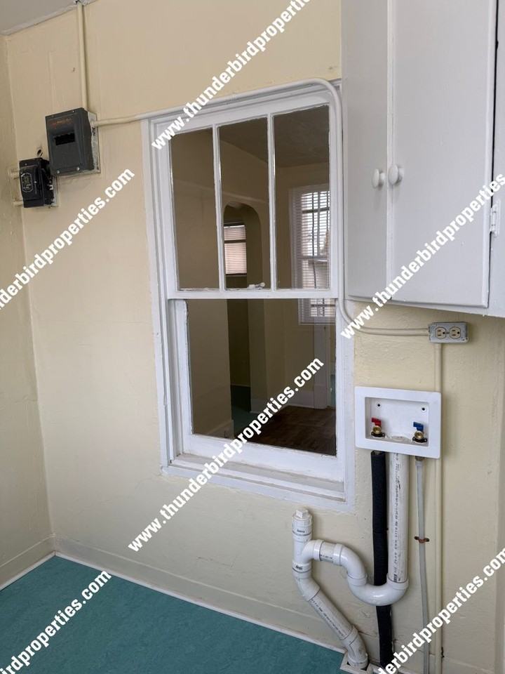 2130 Coal Pl Se - Photo 7 of 13