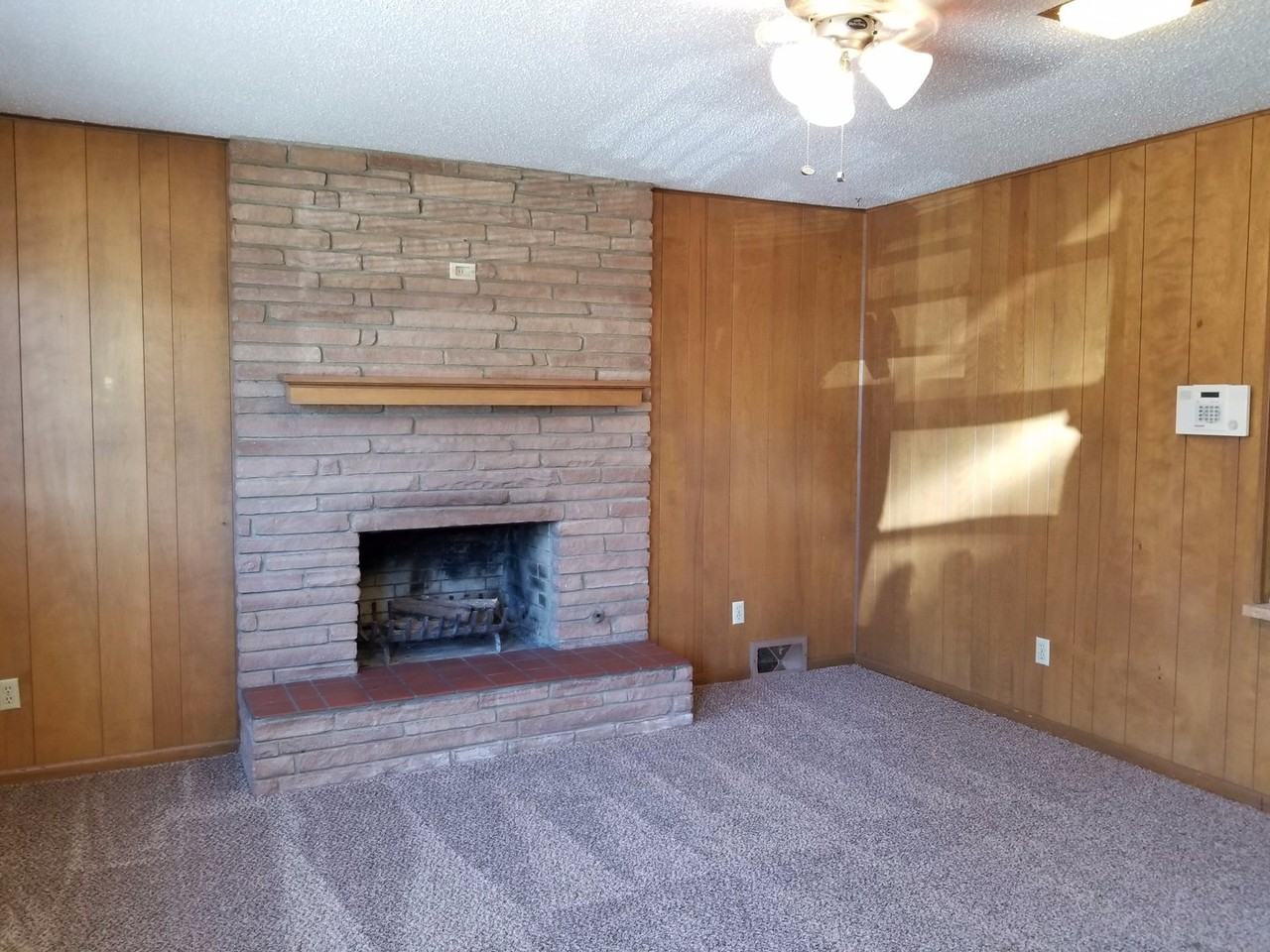 508 E 9th St - Photo 2 of 16