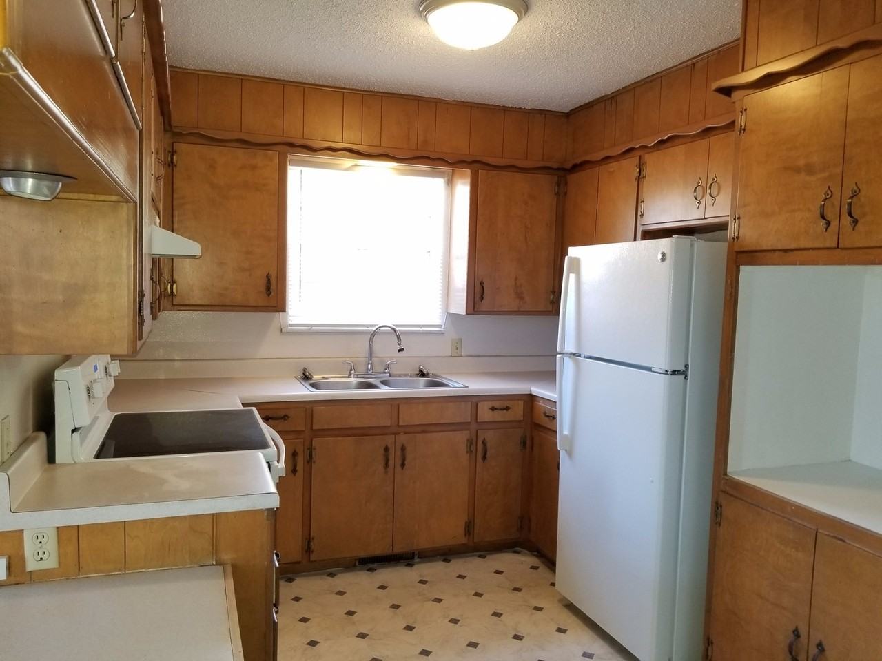 508 E 9th St - Photo 3 of 16