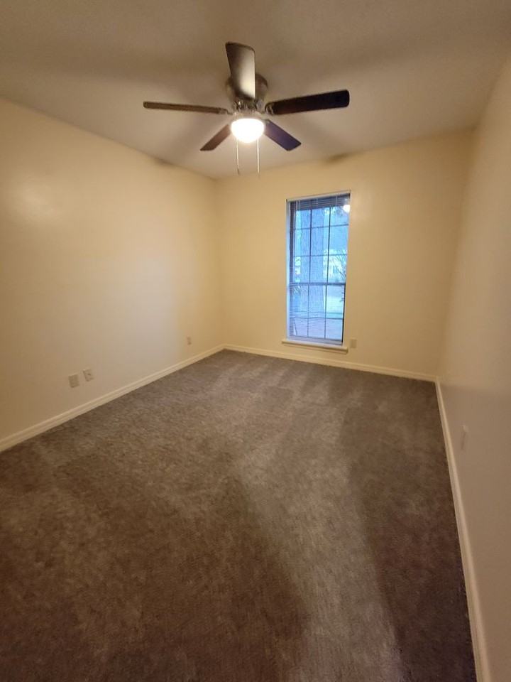 4429 Hermosa Dr - Photo 4 of 11