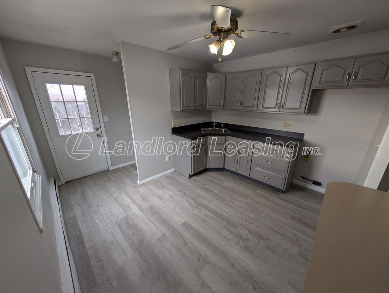 2733 G St - Photo 5 of 13