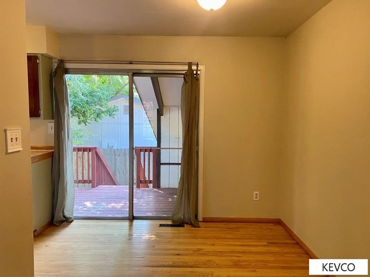 1330 Woodcrest Ct - Photo 4 of 23