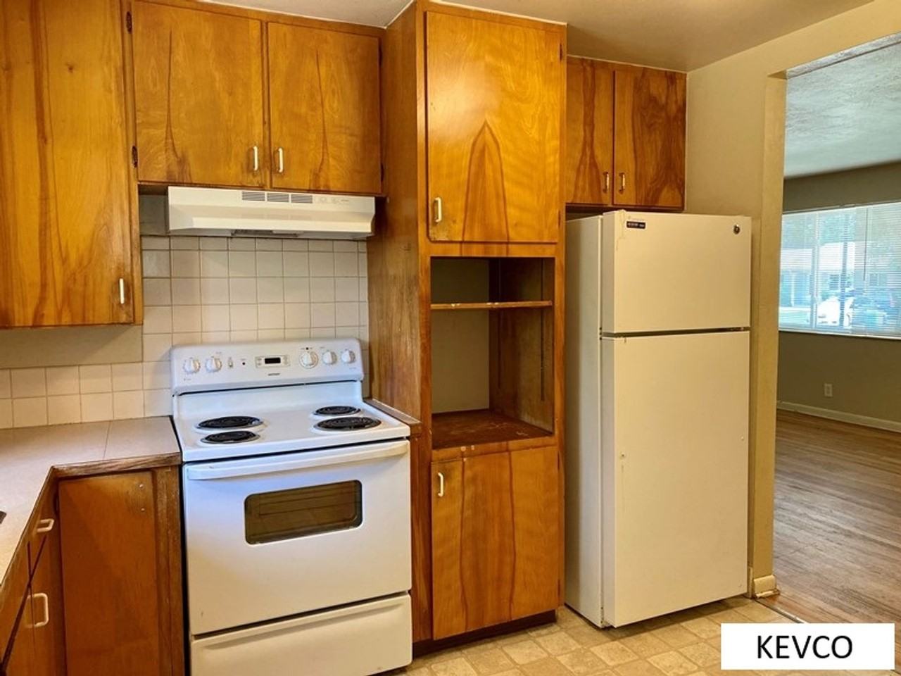 1940 W Lake St - Photo 5 of 18