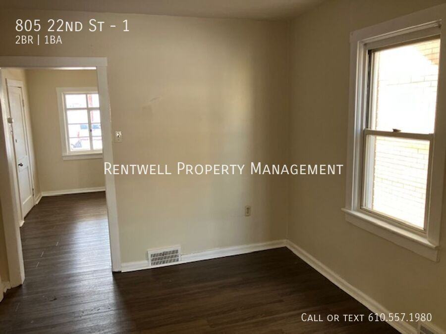 805 22nd St #1 - Photo 4 of 11