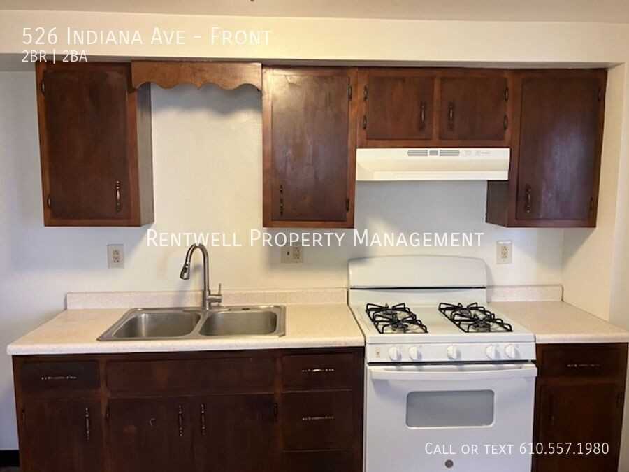 526 Indiana Ave - Photo 4 of 14