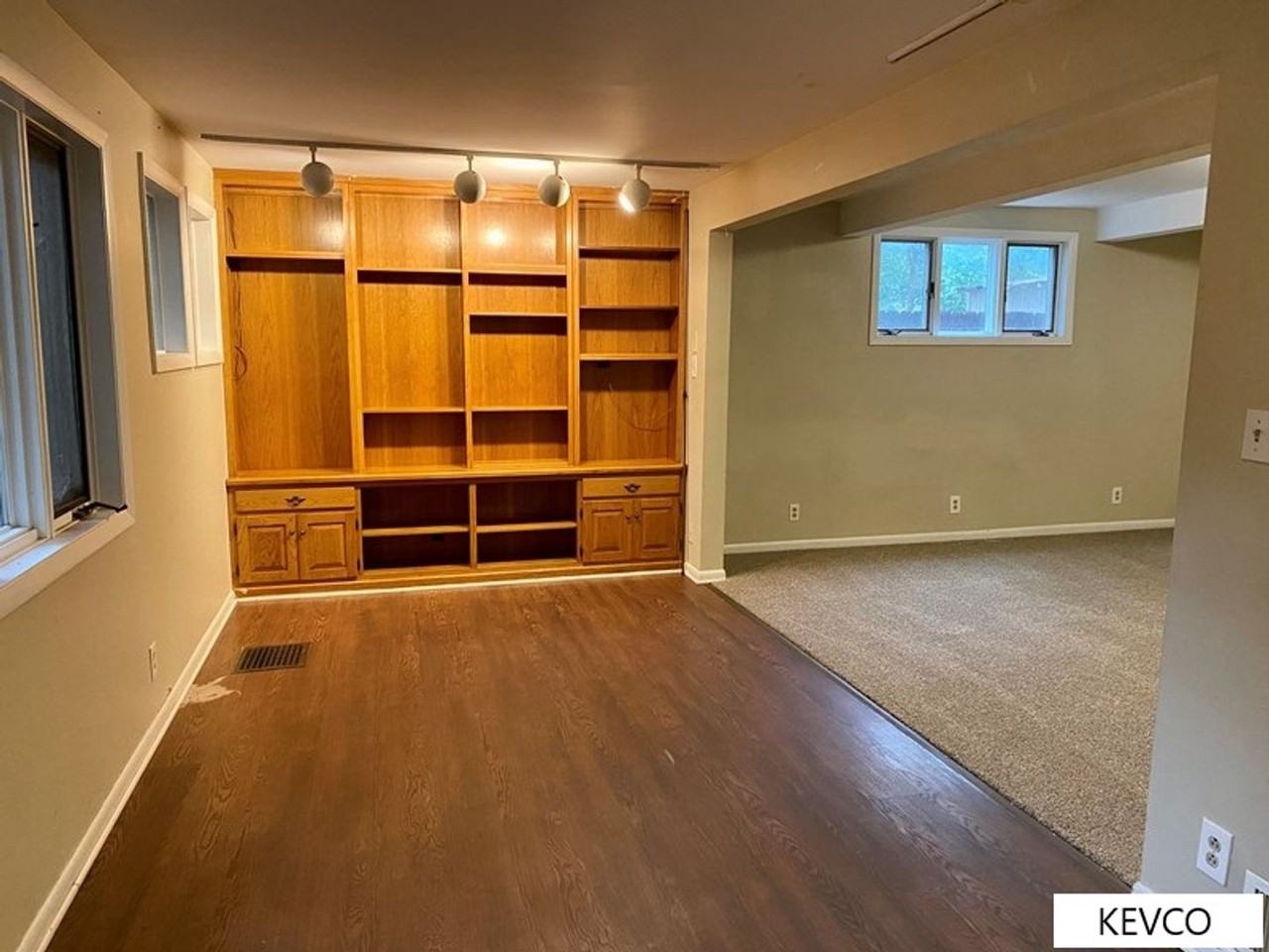 712 Colorado St - Photo 2 of 27