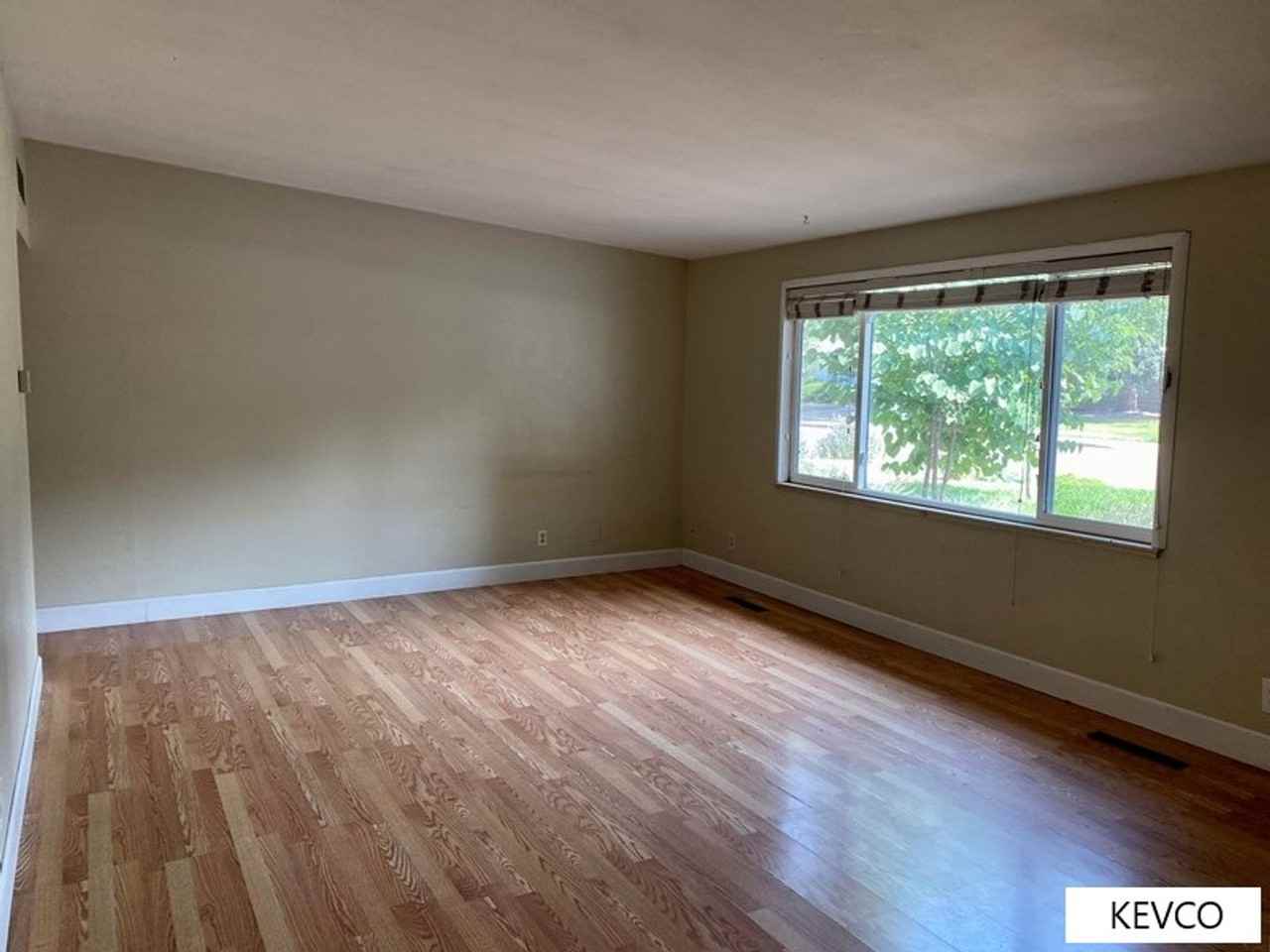 822 Balsam Ln - Photo 2 of 17