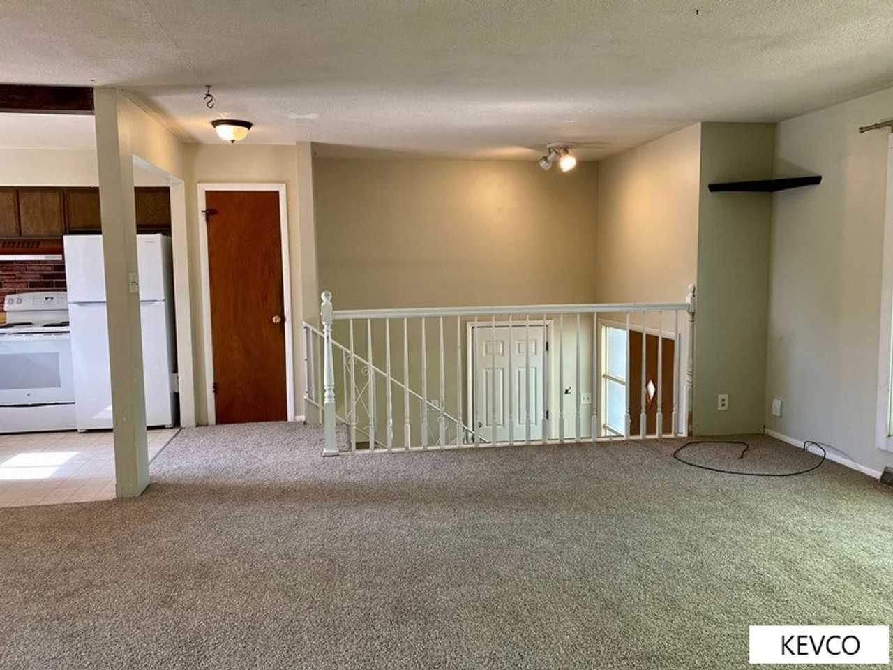 924 Timber Ln - Photo 6 of 26