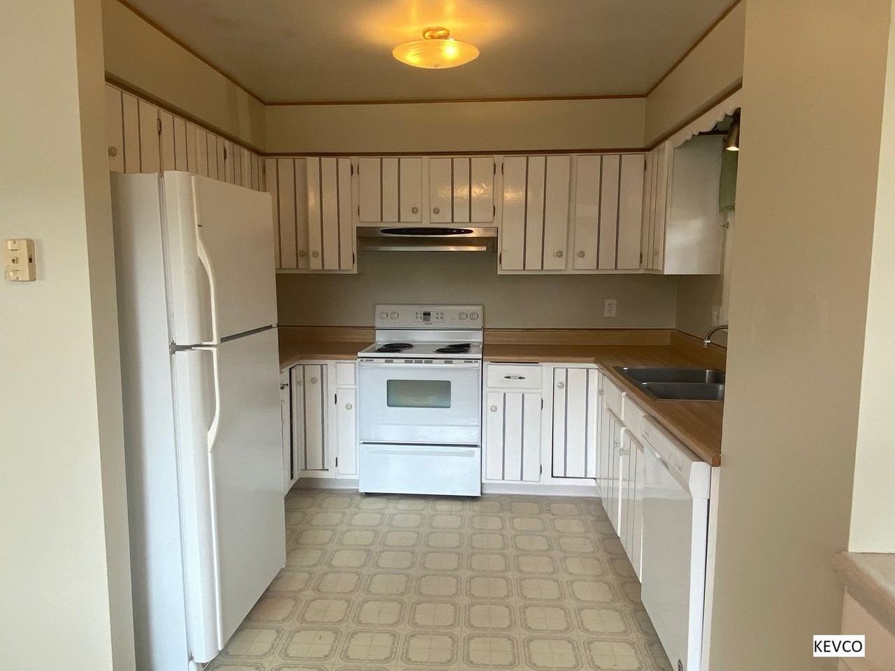 900 Timber Ln - Photo 4 of 15