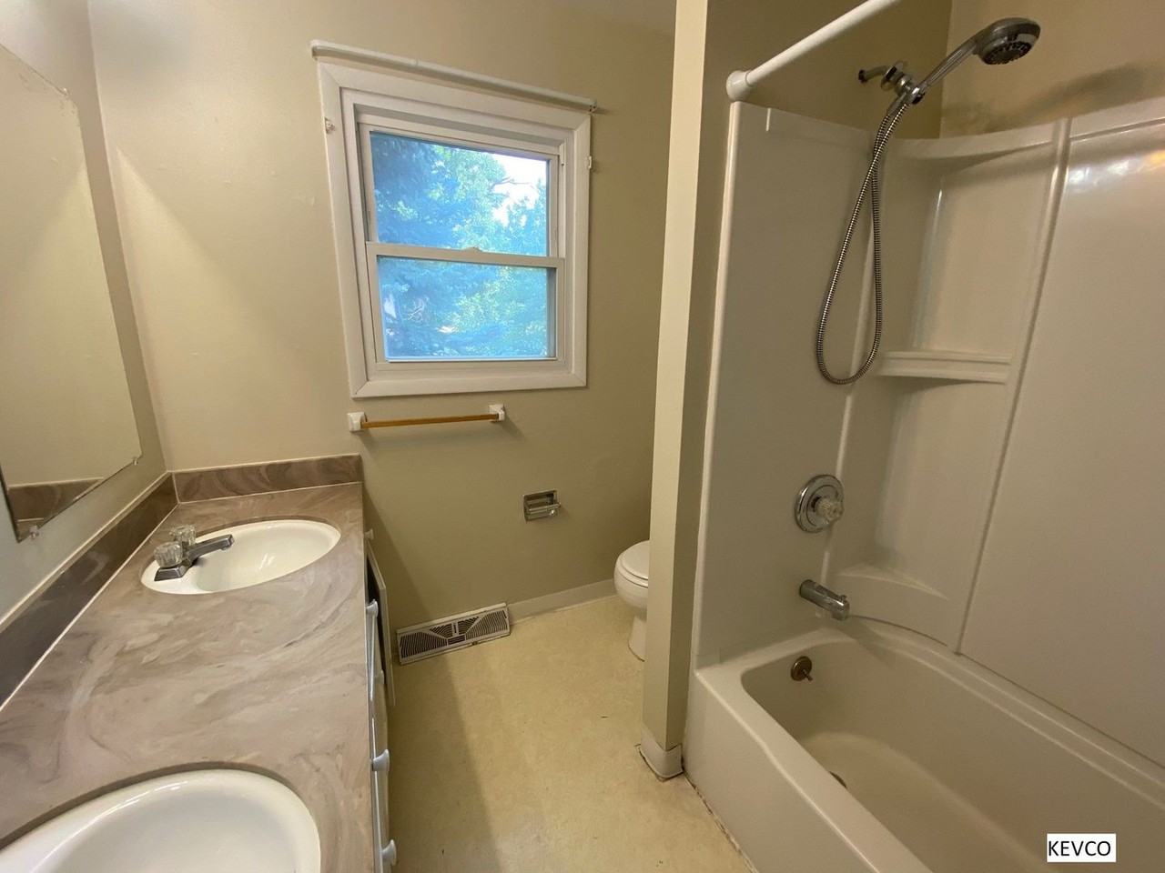 900 Timber Ln - Photo 5 of 15