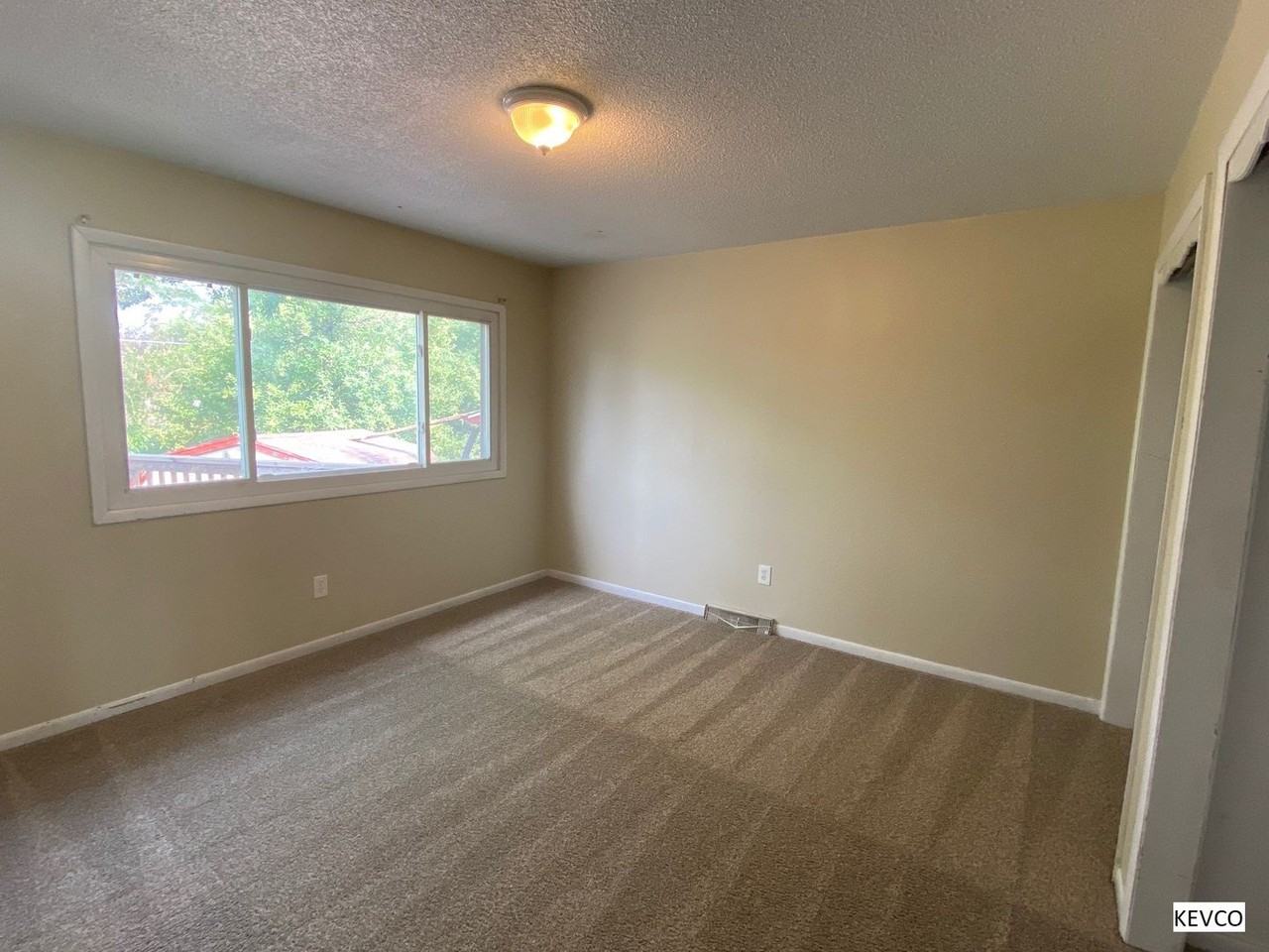 900 Timber Ln - Photo 7 of 15