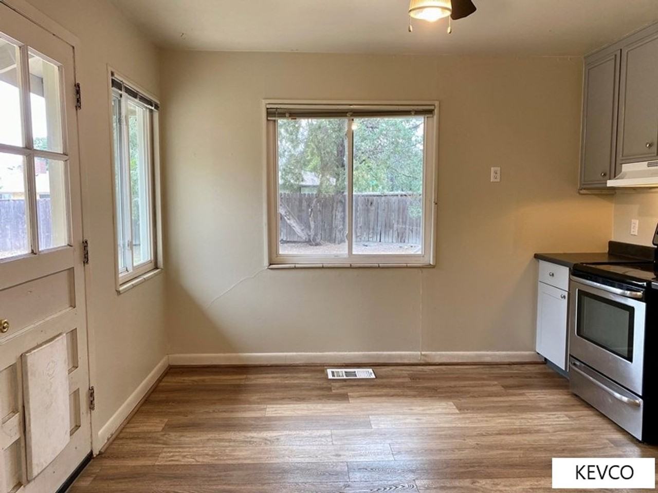 1025 W Mulberry St - Photo 4 of 17