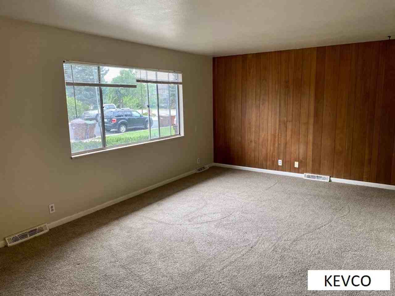 1505 Skyline Dr - Photo 2 of 25