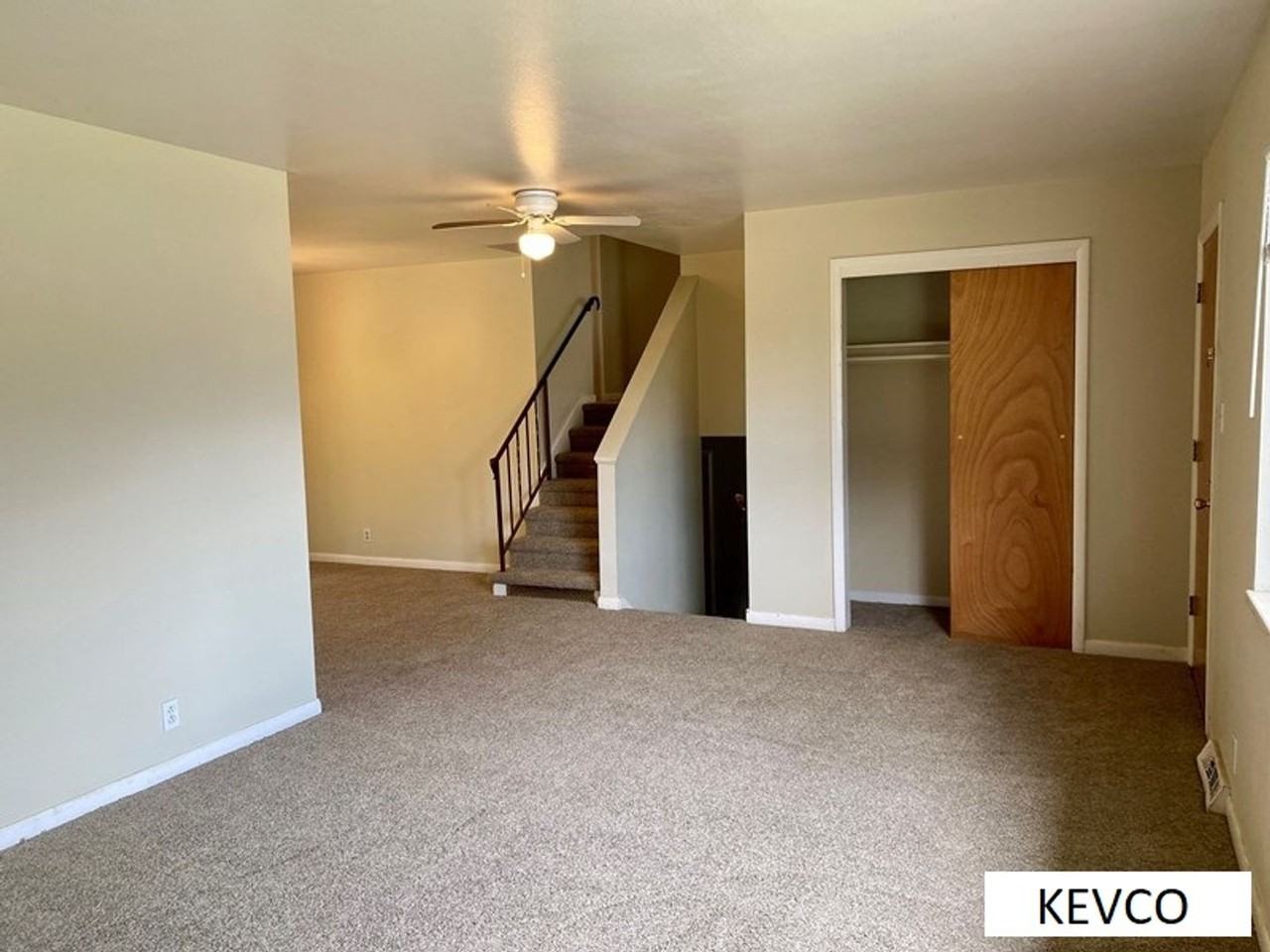 1505 Skyline Dr - Photo 3 of 25