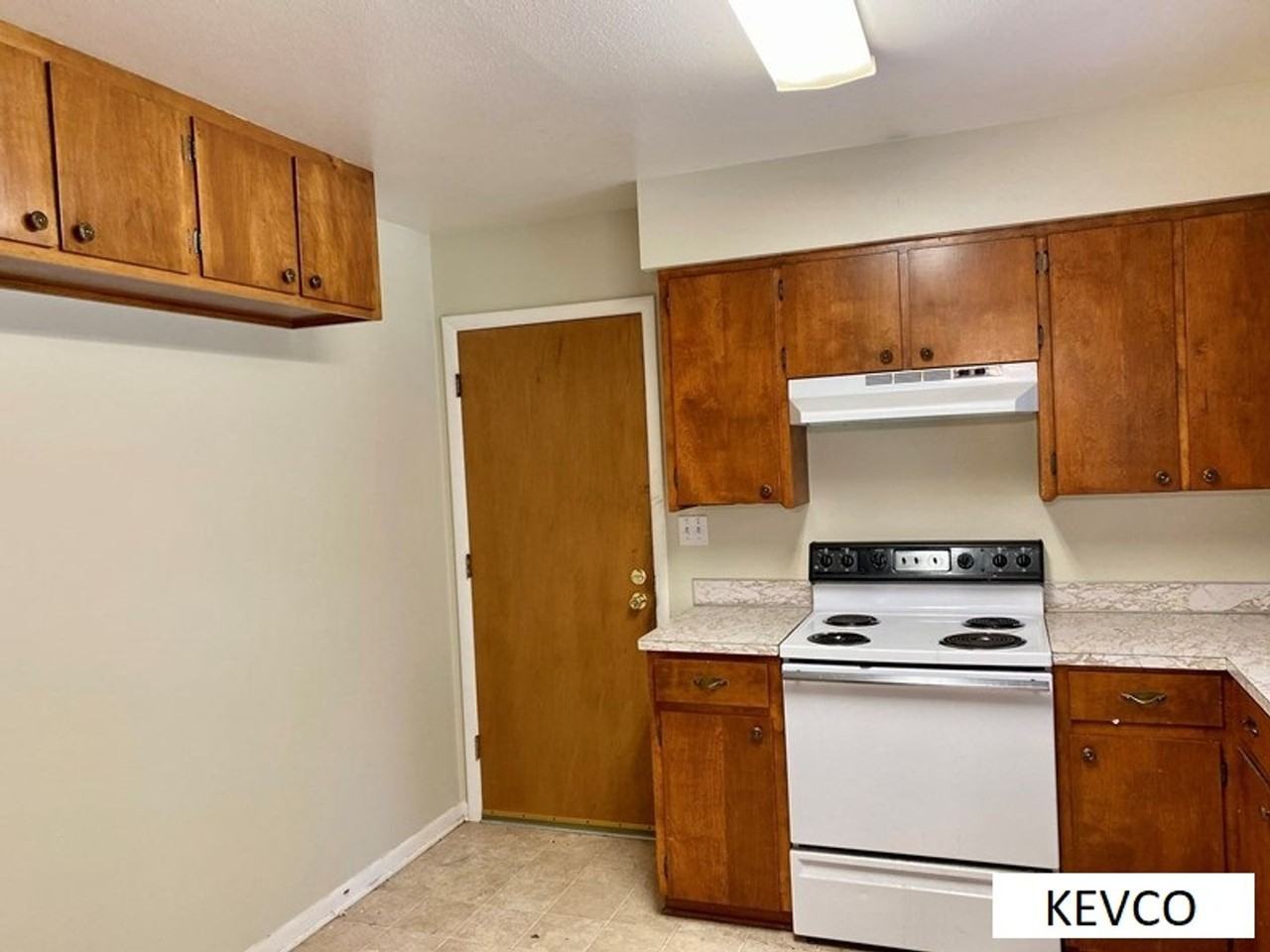 1505 Skyline Dr - Photo 5 of 25