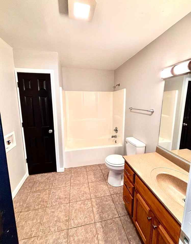 2102 Clark St - Photo 7 of 11