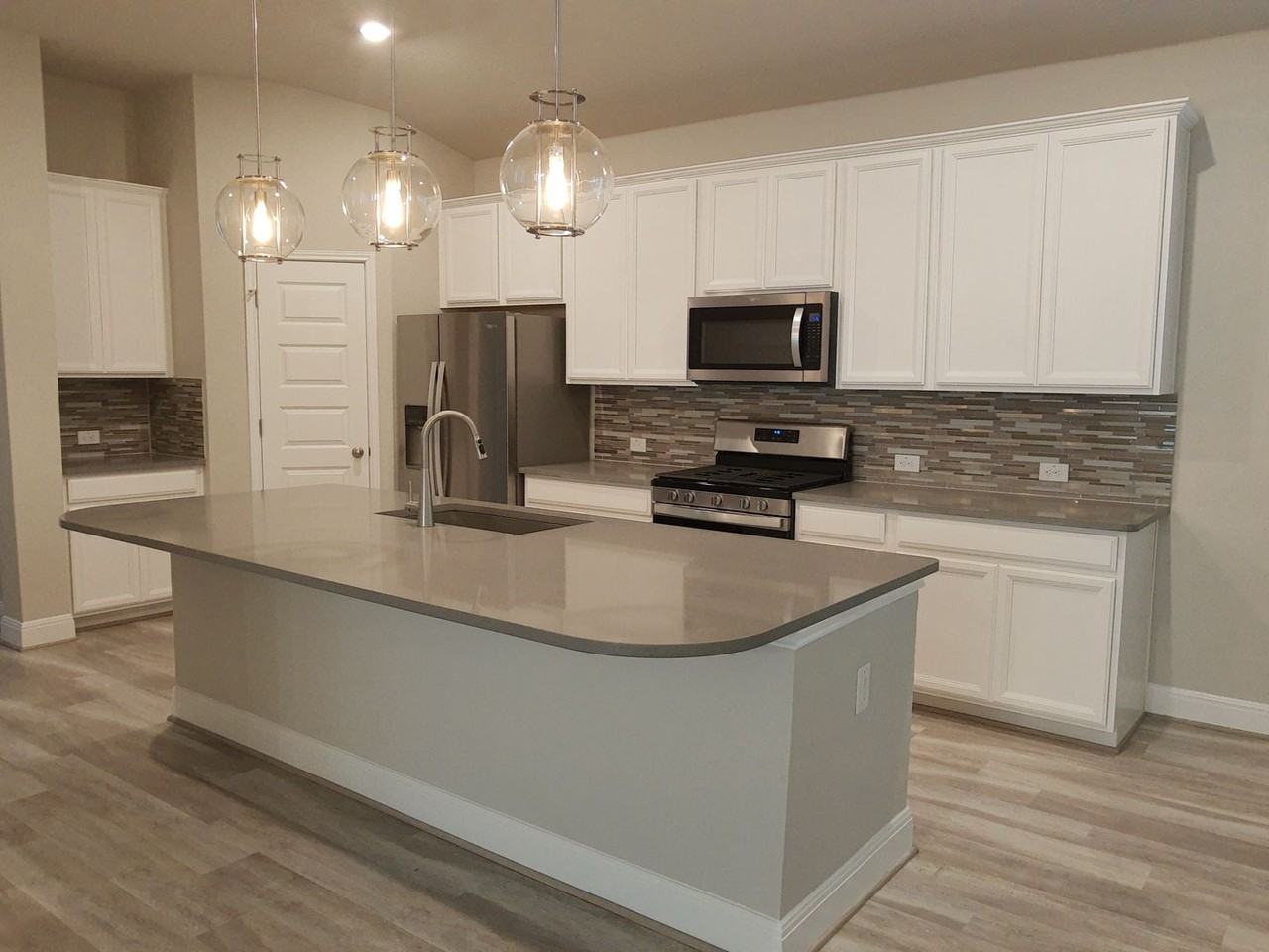 2407 Greystone Lndg - Photo 3 of 16