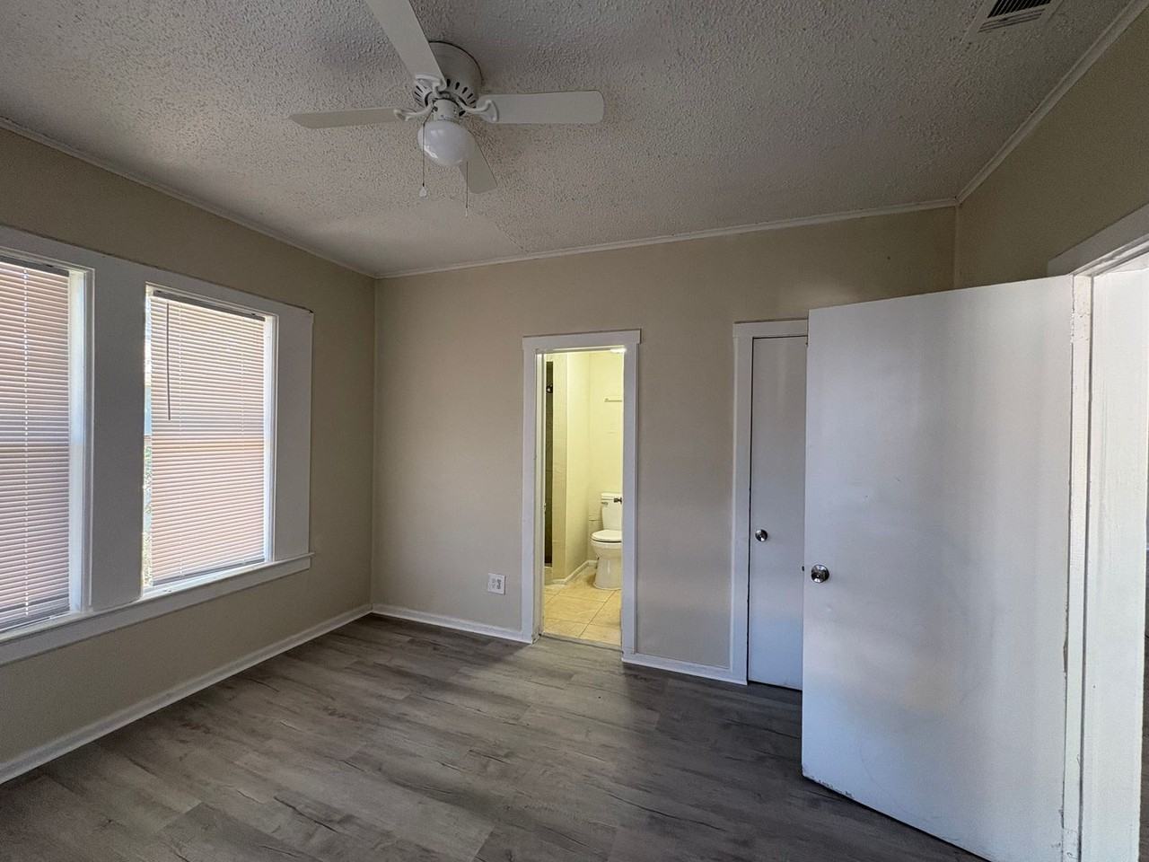 1215 E 24th Ave - Photo 3 of 11