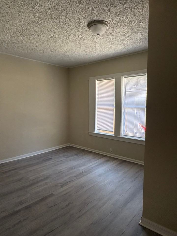 1215 E 24th Ave - Photo 4 of 11