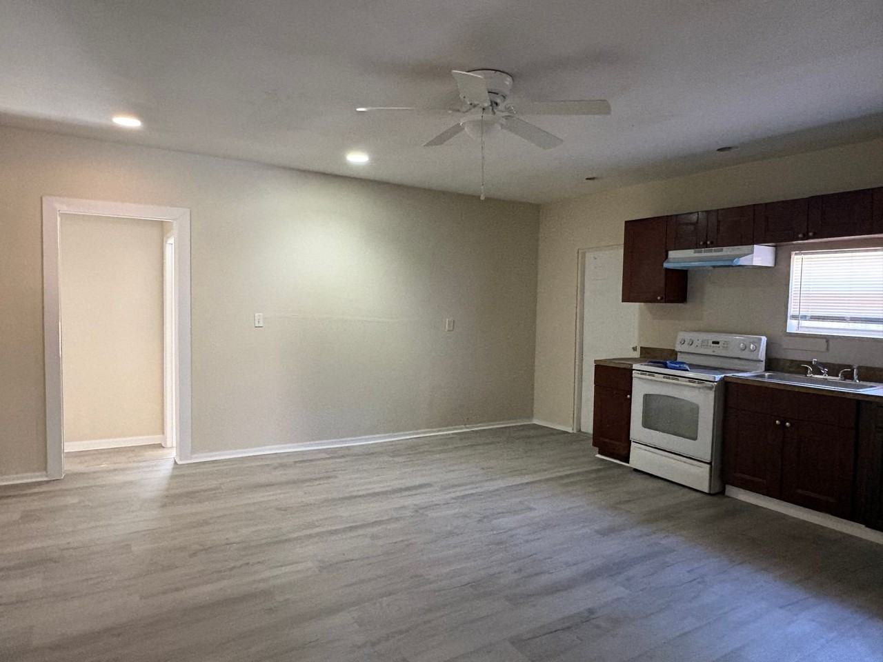 1215 E 24th Ave - Photo 5 of 11