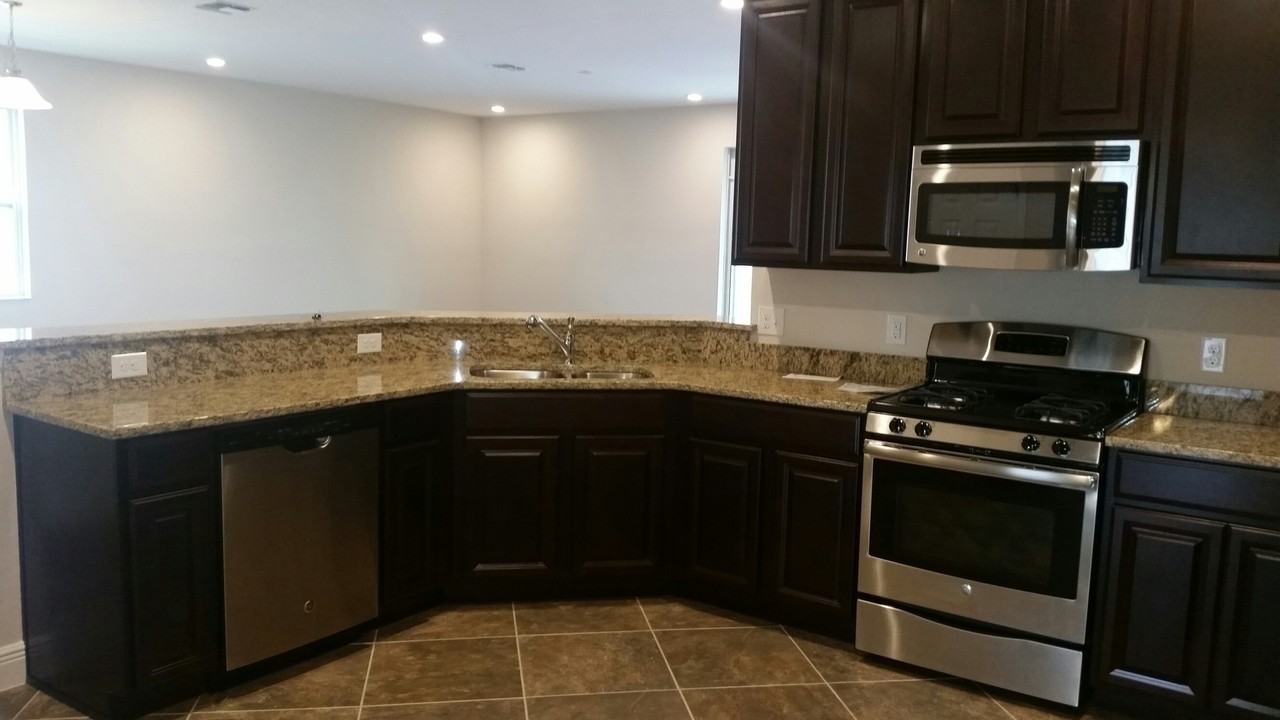 1021 Vinsetta Cir - Photo 4 of 22