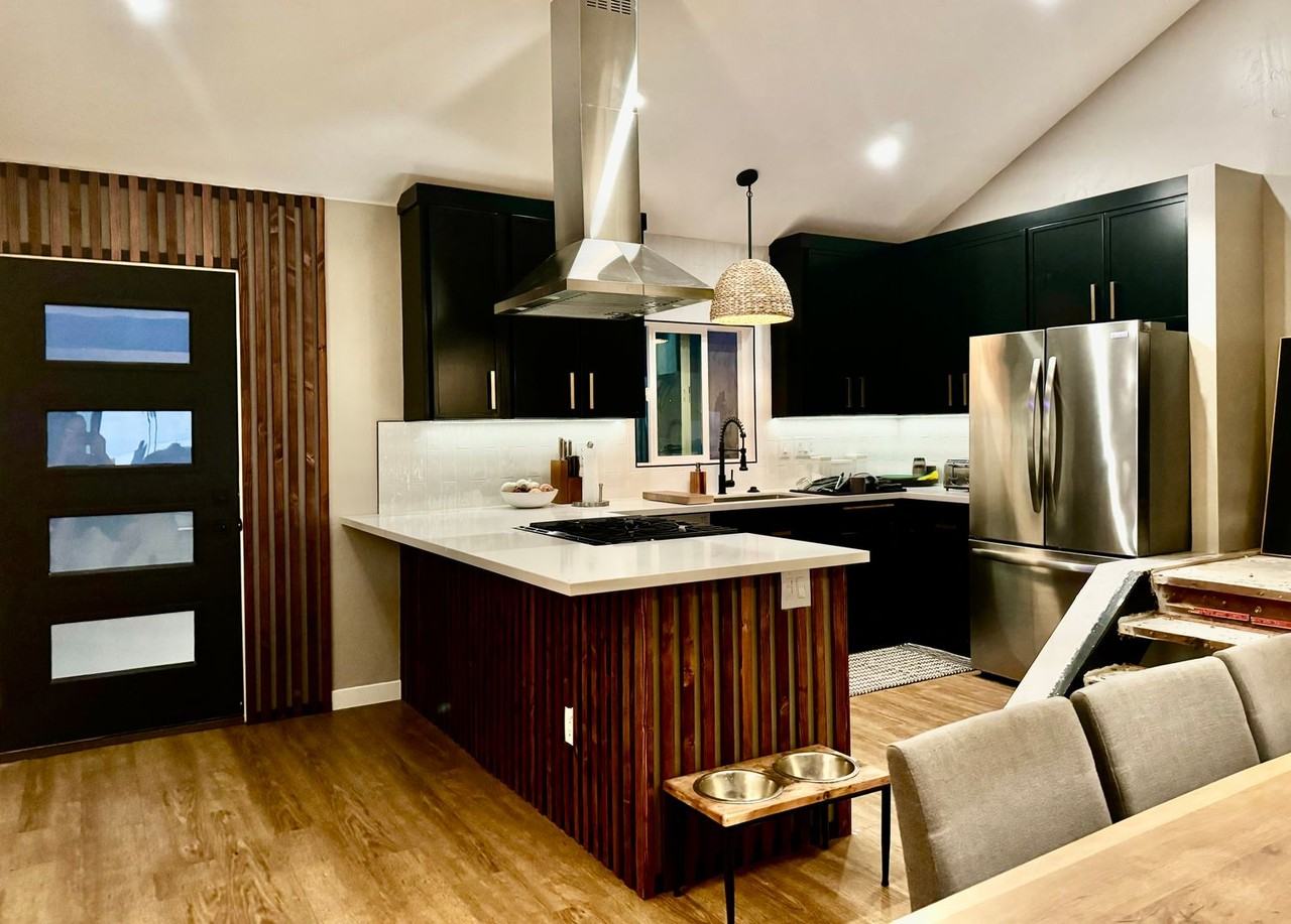 2527 Manchester Ave - Photo 2 of 20