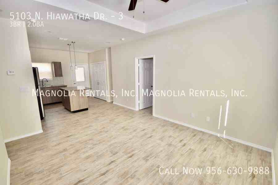 5103 N Hiawatha Dr #3 - Photo 4 of 29