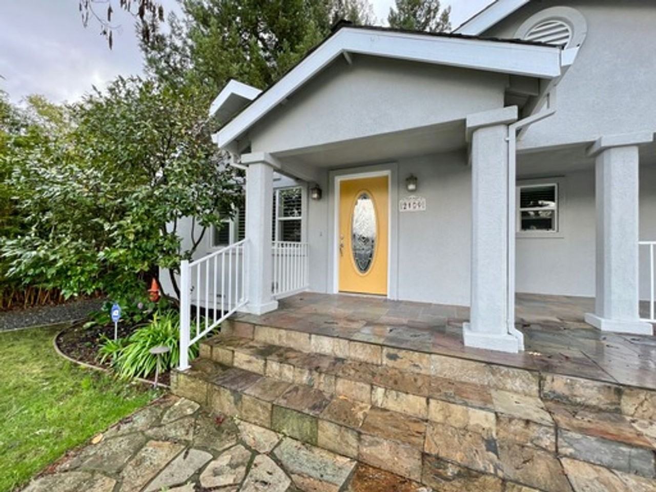 2109 Morlan Dr - Photo 3 of 30