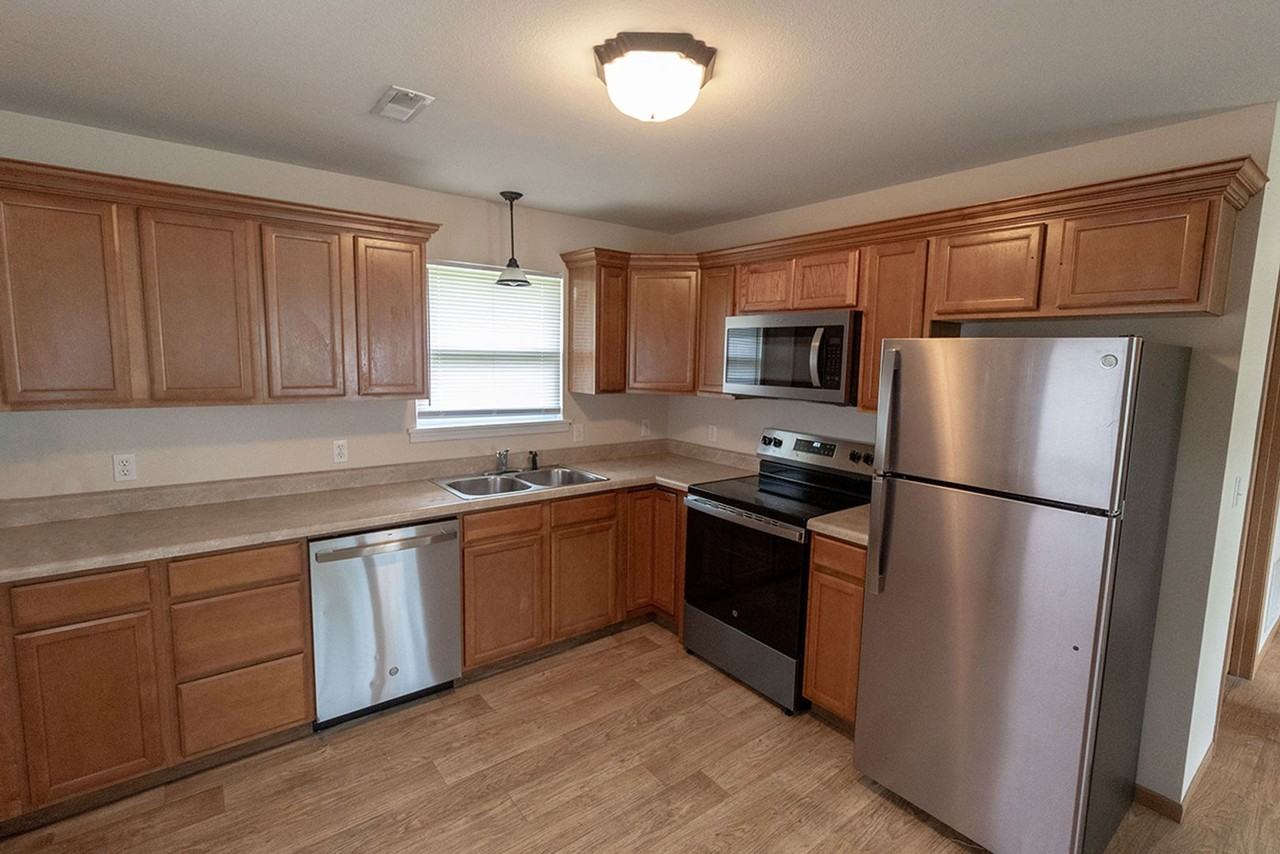 1540 Florence Dr - Photo 5 of 9