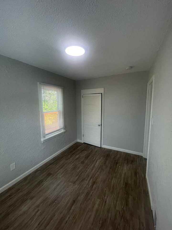 3135 Ridgeway Dr - Photo 5 of 17